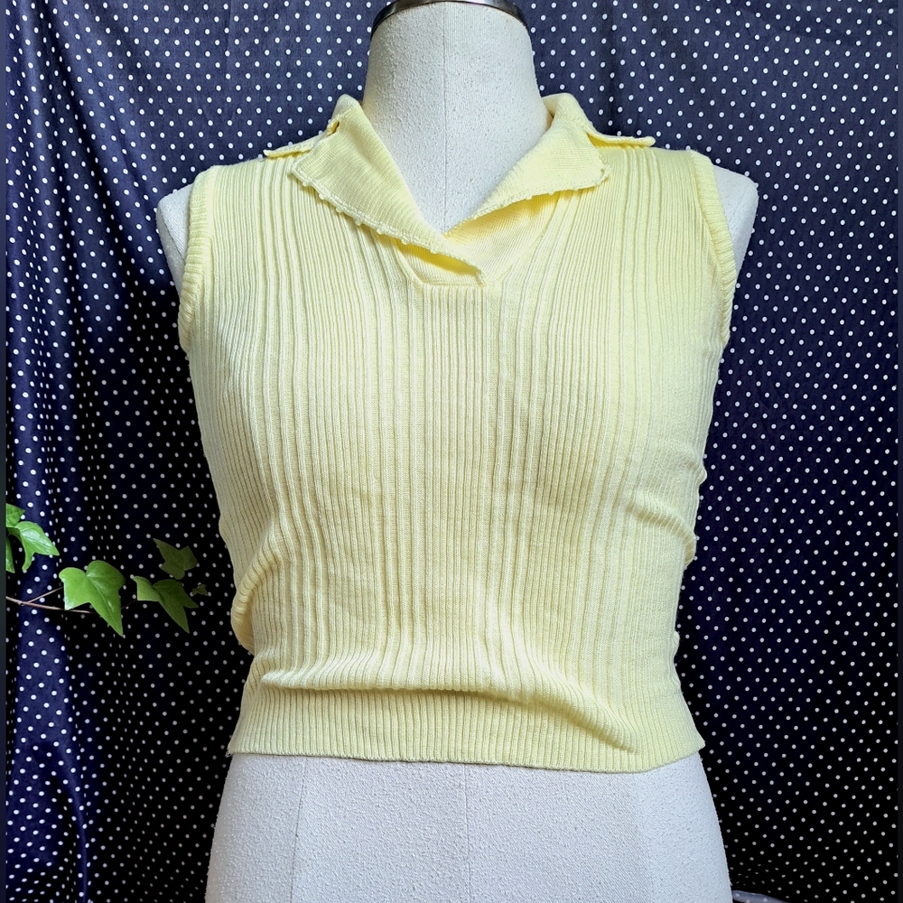 Vintage Sweater Bee by BANFF Yellow Sleeveless Pull-over